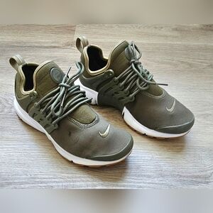 Nike Air Presto Essential Olive Green – Men’s Size 8